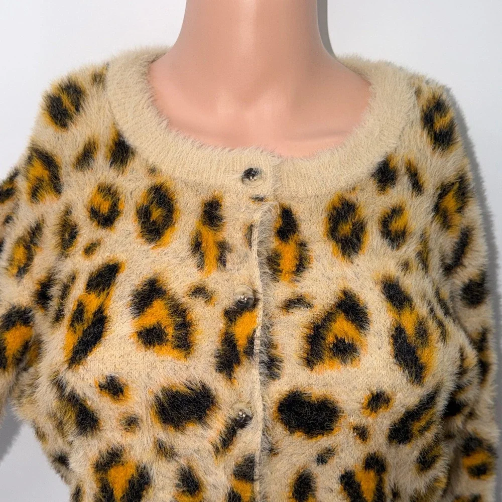Forever 21 Medium Leopard Eyelash Knit Cardigan Fuzzy Animal Print Indie Sleaze